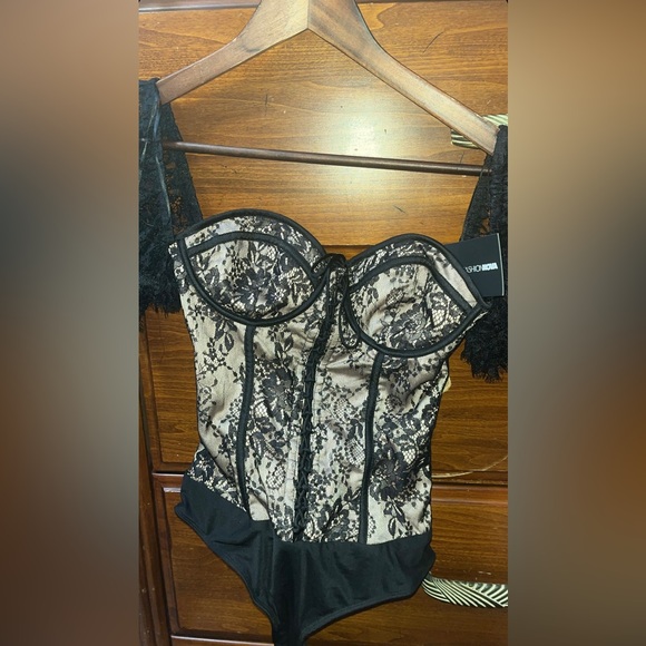 Fashion Nova Romance Novels Lace Bodysuit-Black/combo - Picture 3 of 4